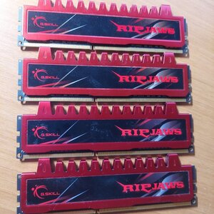 G.Skill Ripjaws 8GB DDR3 RAM με 2 Modules (2x4GB) και Ταχύτητα 1600 για Desktop (F3-12800CL9D-8GBRL)