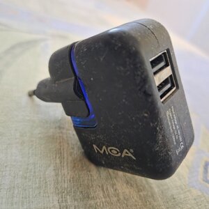 Φορτιστής MCA με διπλή έξοδο USB-A για φόρτιση 2 συσκευών