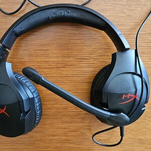 HyperX Cloud Stinger Over Ear Gaming Headset με σύνδεση 3.5mm / 2x3.5mm