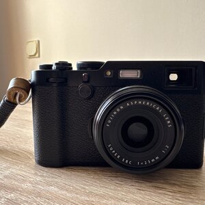 Fujifilm X100F Compact Φωτογραφική Μηχανή 24.3MP με Οθόνη 3" και Ανάλυση Video Full HD (1080p) Μαύρη
