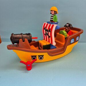 Playmobil Junior Peter Pan and the Pirate Ship of Captain Hook for 1-4 years old 71769