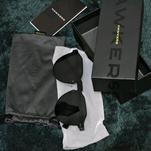 Hawkers Dark Warwick Unisex Γυαλιά Ηλίου με Μαύρο Κοκκάλινο Σκελετό και Μαύρο Polarized Φακό HKRS1078