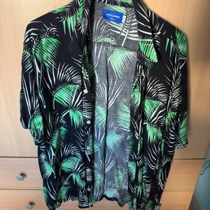 Jack & Jones Κοντομάνικο Πουκάμισο σε Φαρδιά Γραμμή Floral Navy Μπλε 12233536