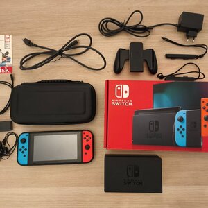 Nintendo Switch (Red/Blue) - Άριστο/Συλλεκτικό με Full Box & Πολλά Έξτρα!