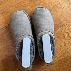 UGG Classic Ultra Mini Δερμάτινα Γυναικεία Μποτάκια με Γούνα Γκρι 1116109-GREY