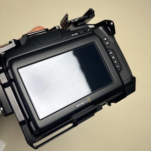 Blackmagic Design Βιντεοκάμερα Pocket Cinema 6K Pro 6K @ 50fps Αισθητήρας CMOS Αποθήκευση σε Κάρτα Μνήμης με Οθόνη Αφής 5" και HDMI
