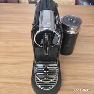 De'Longhi Citiz & Milk Καφετιέρα για Κάψουλες Nespresso Πίεσης 19bar με Αφρογαλιέρα Black