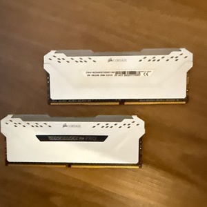 Corsair Vengeance RGB Pro DDR4 16GB RAM με 2x8GB Modules και Ταχύτητα 3600 για Desktop CMW16GX4M2D3600C18W
