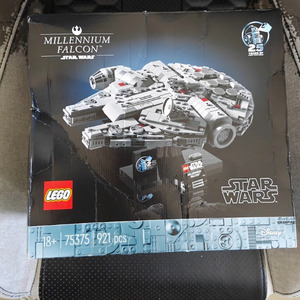 LEGO Disney Millennium Falcon για 18+ Ετών 921τμχ 75375