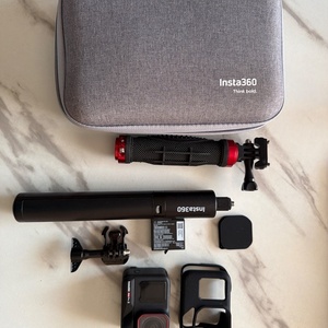 Insta360 Ace Pro 2 Action Camera 8K Υποβρύχια All-Purpose Combo με Οθόνη Αφής 2.4" και Wi-Fi Μαύρη