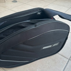 Givi EA100B Soft Bags Σετ Σαμάρια Μοτοσυκλέτας 40lt σε Μαύρο Χρώμα