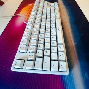 Xtrfy K4 RGB Gaming Πληκτρολόγιο Tenkeyless με Kailh Red διακόπτες και RGB φωτισμό (Αγγλικό UK) Λευκό