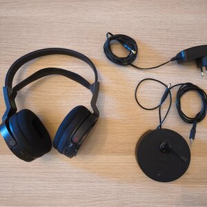 Sony MDR-RF811RK Ασύρματα Over Ear Ακουστικά με 13 ώρες Λειτουργίας Μαύρα