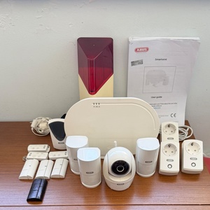 Abus Smartvest Basic Set Ασύρματο Σύστημα Συναγερμού με Ανιχνευτή Κίνησης , Αισθητήρα Πόρτας , Τηλεχειριστήριο και Κέντρο FUAA35000A