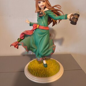 Spice Wolf Holo 10th Anniversary Figure height 21cm at Scale 1:7 CLNL94341