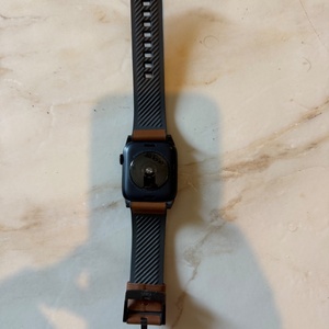 Apple Watch SE 3 Aluminium 40mm Αδιάβροχο με Παλμογράφο (Starlight Aluminium Case with Starlight Sport Band - S/M)