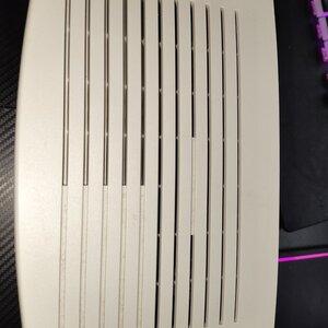 APC LE1200I Compact Σταθεροποιητής Τάσης 1200VA με 4 Πρίζες Ρεύματος