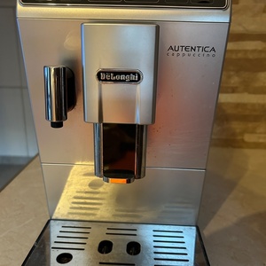 De'Longhi Autentica Αυτόματη Μηχανή Espresso 1450W Πίεσης 15bar για Cappuccino με Μύλο Άλεσης Ασημί