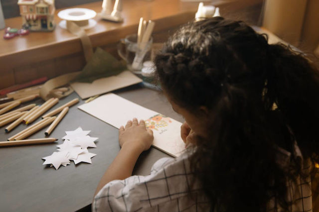 Weihnachtliche Bastelarbeiten zum Selbermachen mit Ihren Kindern