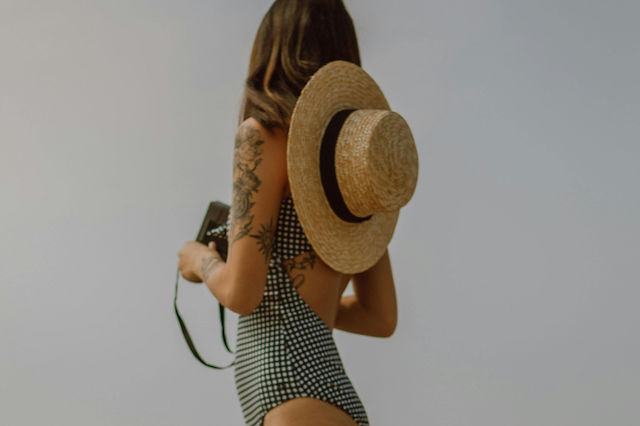 6+1 hats you won't stop wearing on your vacation