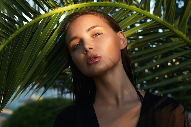 Το πιο εύκολο και ανάλαφρο summer makeup look με 5 μόνο προϊόντα!