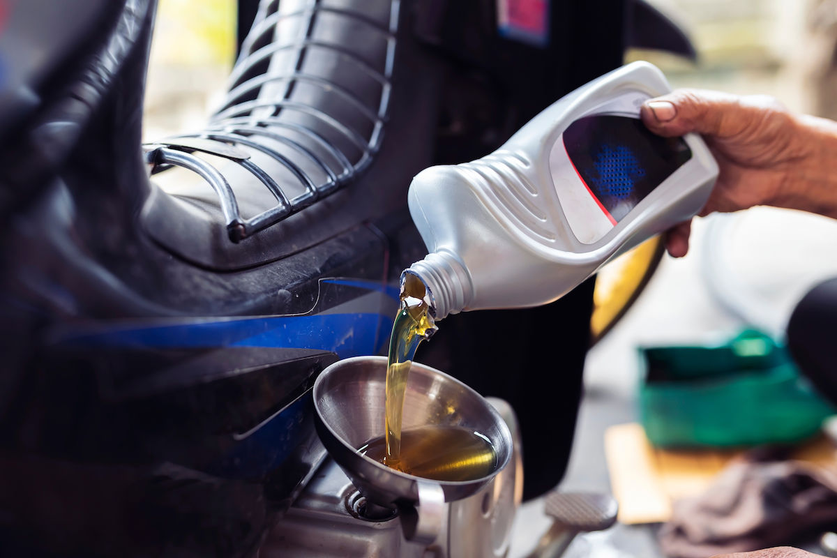 Buying Guide: How to Choose the Right Motorcycle Oil