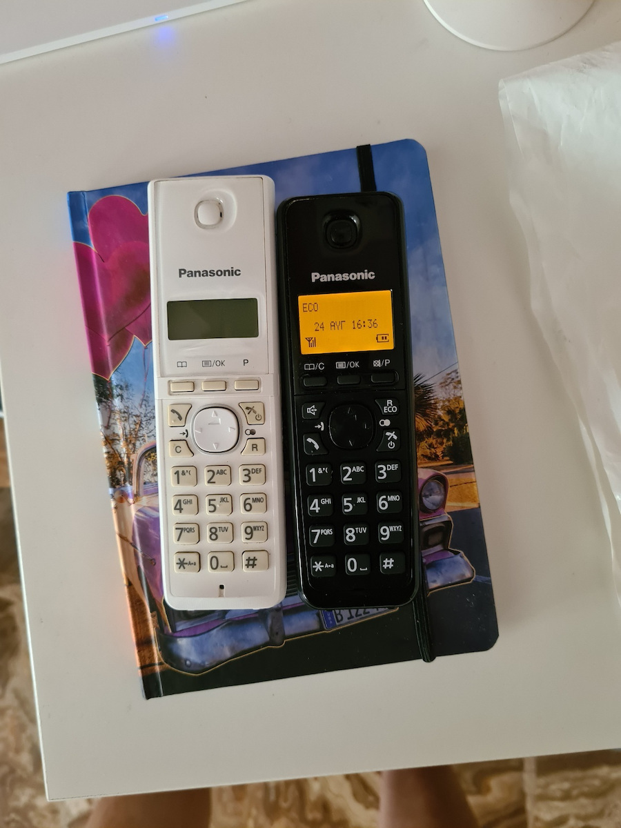 Panasonic KX-TG2511 Ασύρματο Τηλέφωνο με Ελληνικό Μενού Metallic Gray