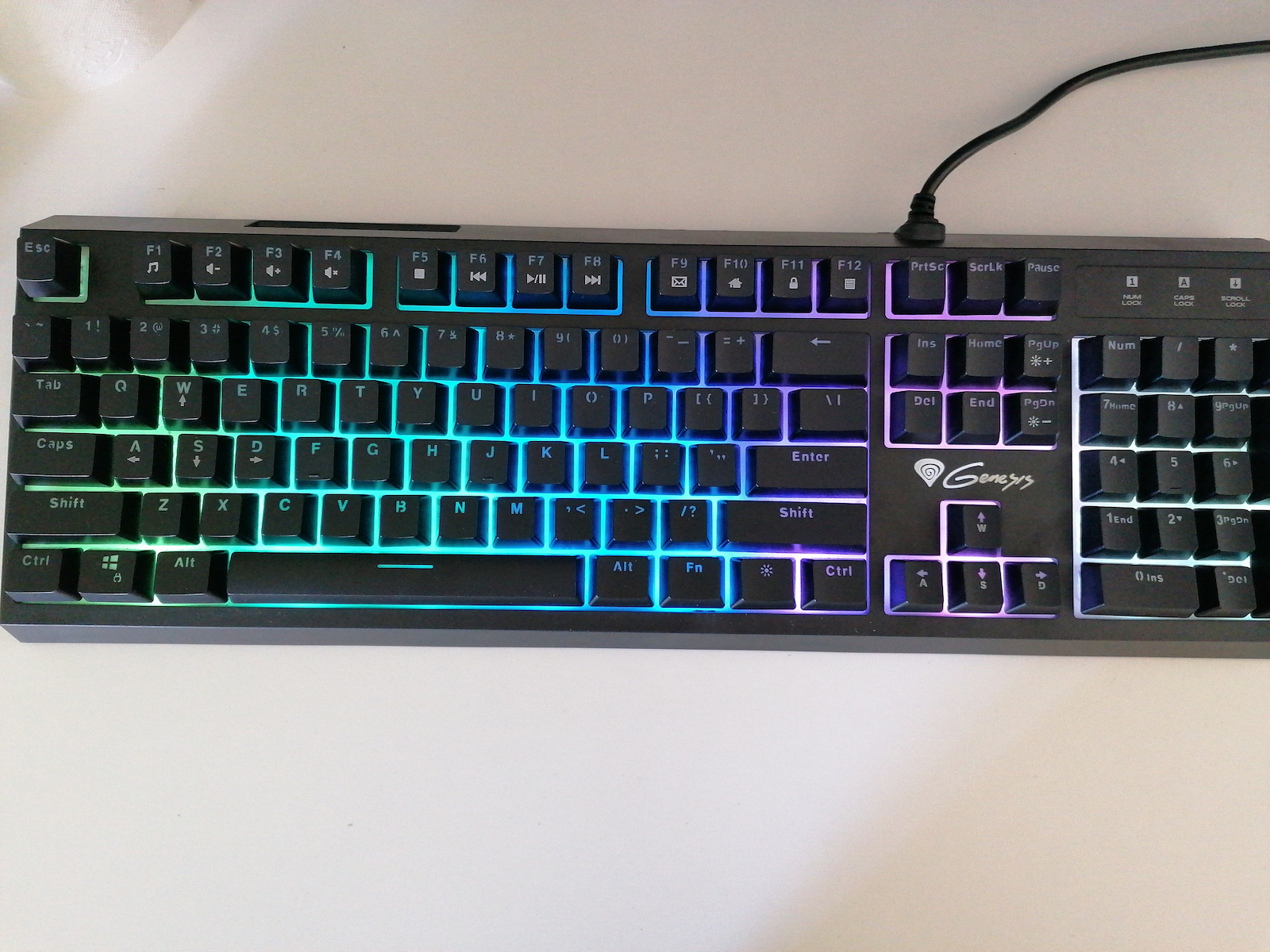 Genesis Thor 200 RGB Гейминг Механична Клавиатура с Custom суичове и RGB подсветка (Английски US) Черен