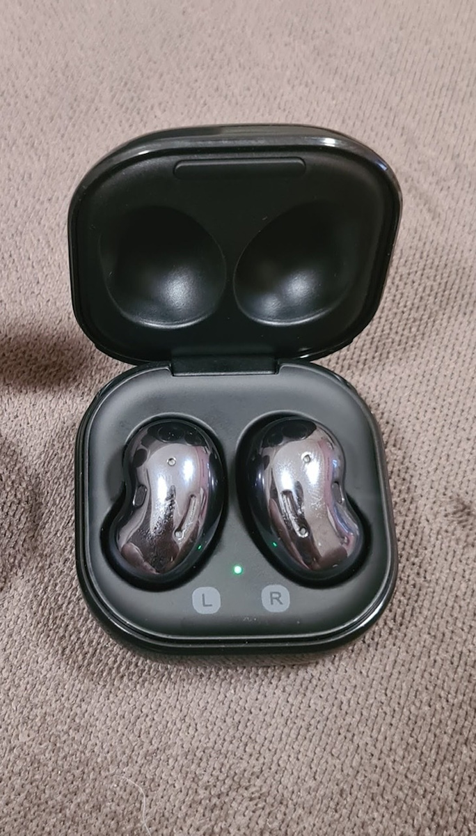 Samsung Galaxy Buds Live Bluetooth Handsfree Ακουστικά με Αντοχή στον Ιδρώτα και Θήκη Φόρτισης Mystic White