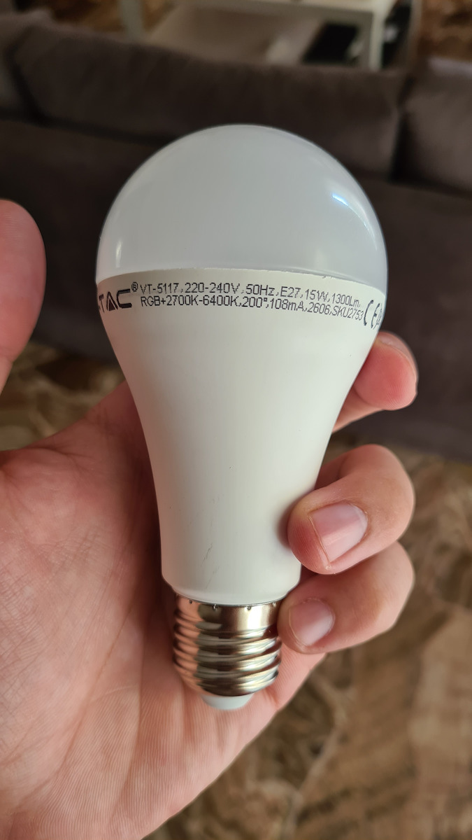 V-TAC Bec Smart VT-5117 LED 15W pentru Dulie E27 și Formă A65 RGBW 1300lm Reglabil în intensitate