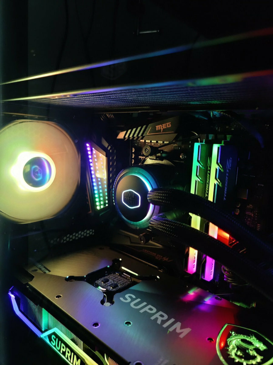 MSI MEG X570 Ace WLAN Motherboard ATX mit AMD AM4 Socket