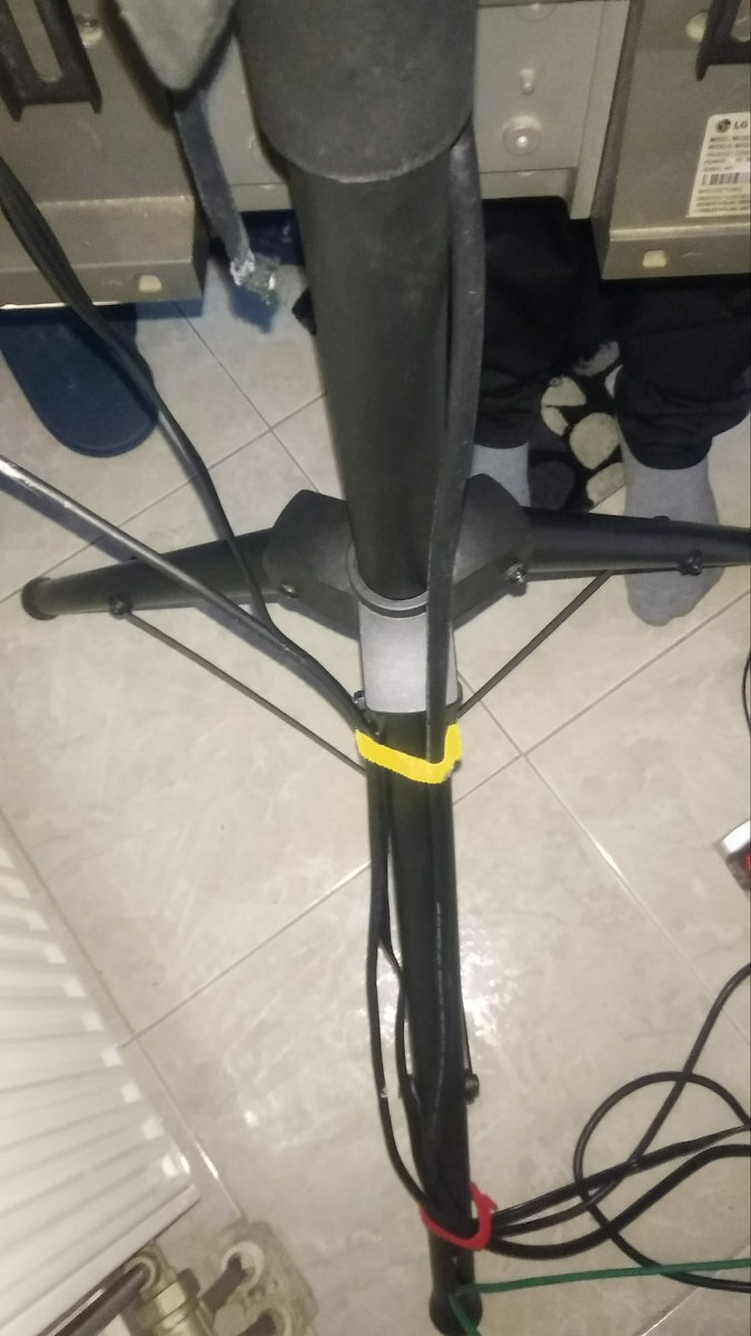 Sbox FS-846 Δαπέδου έως 70" και 35kg