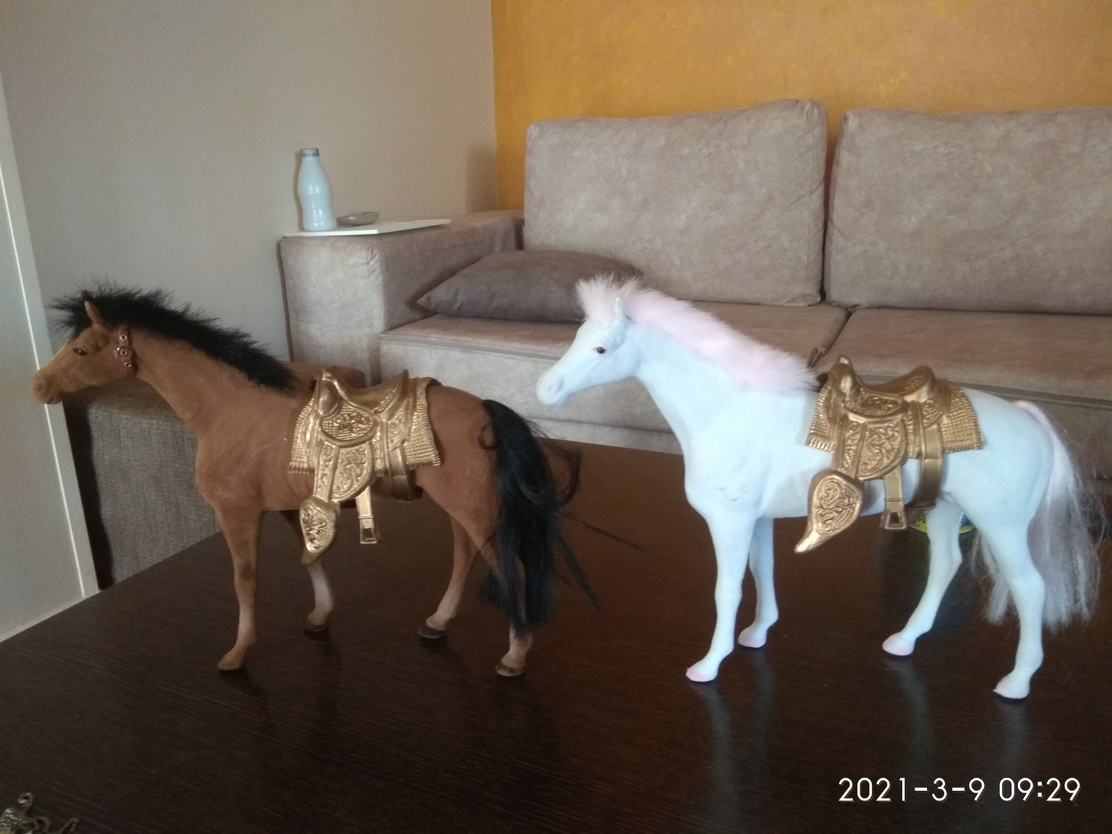 Avra Toys Miniaturspielzeug Pferd 27cm
