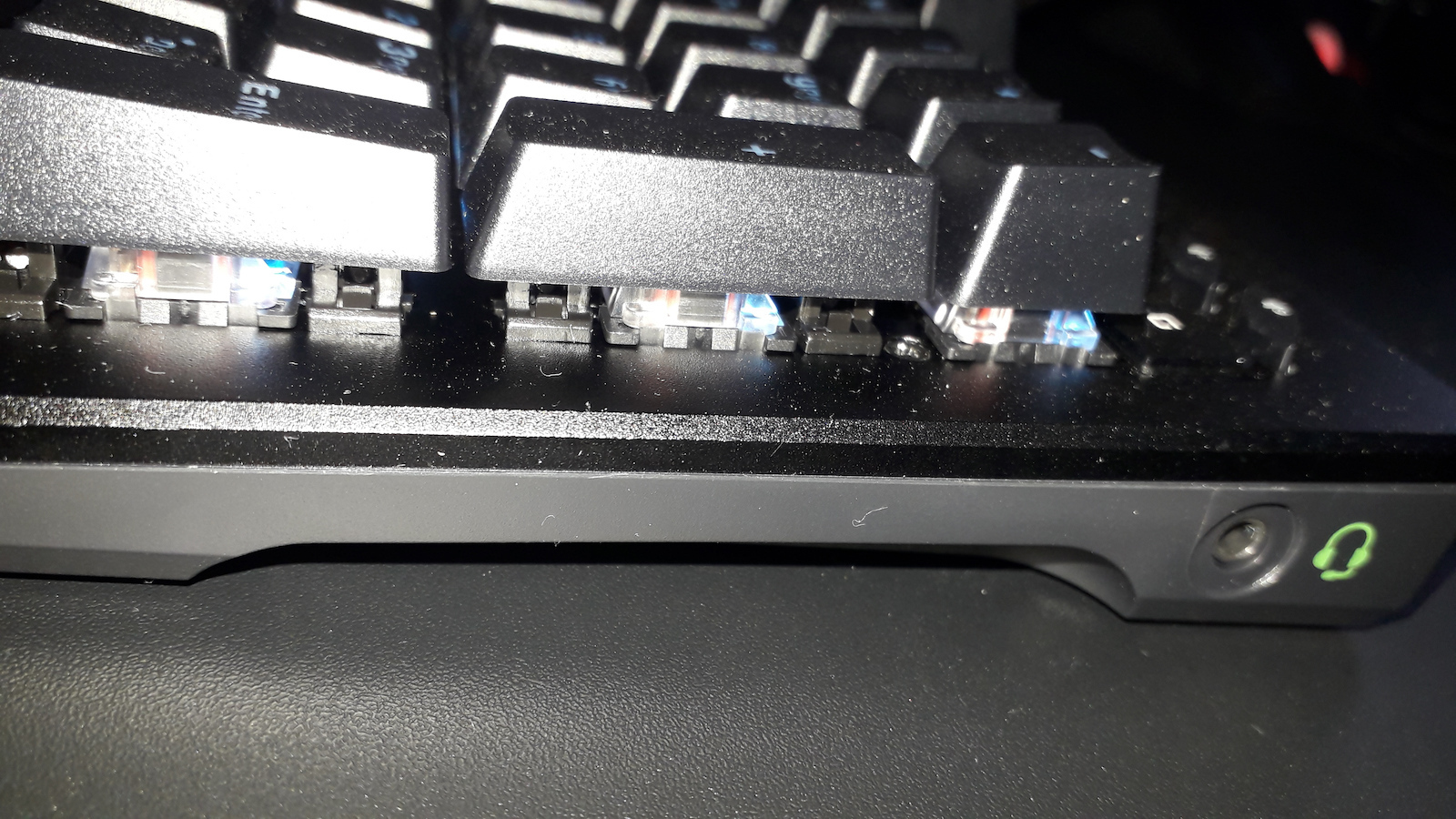 HP Pavilion 800 Gaming Mechanische Tastatur mit Benutzerdefiniertes Rot Schaltern und RGB-Beleuchtung (Englisch US)
