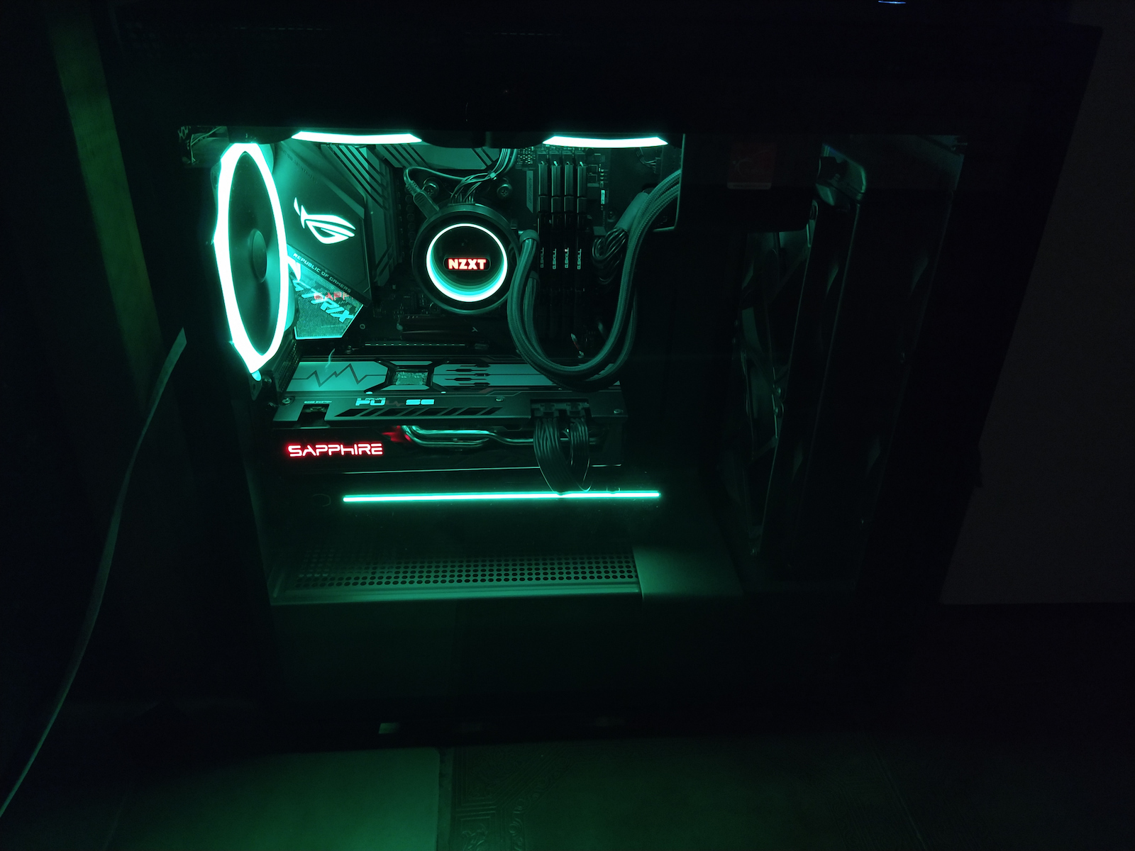 NZXT H710 Gaming Midi-Turm Computergehäuse Schwarz