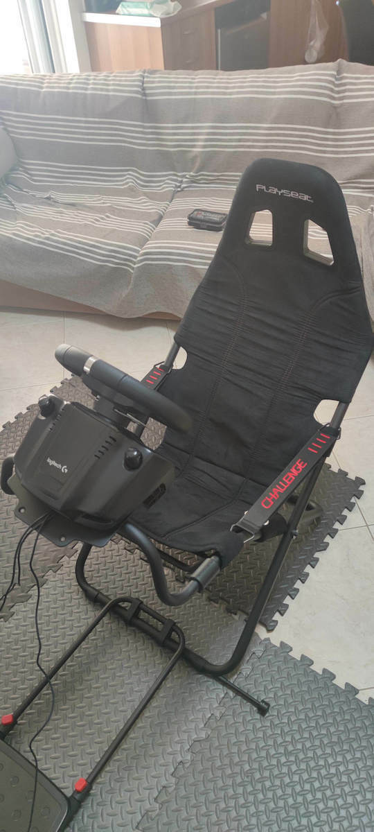 Playseat Challenge Simulation Cockpit