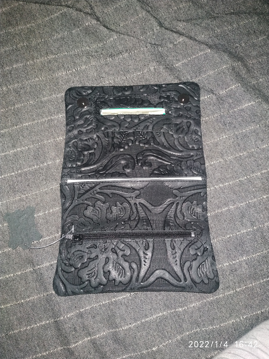 Mestango Vines Pungă de tutun cu Închidere Magnetică 15.5x8cm.