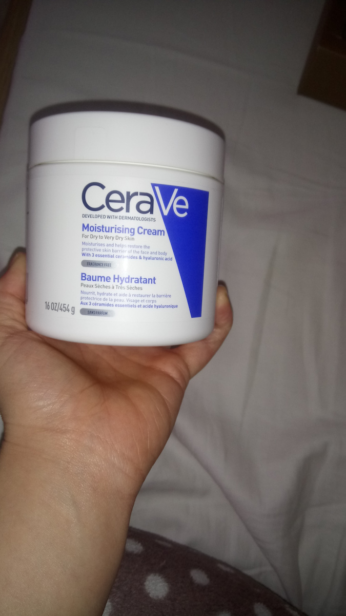 CeraVe Moisturising Ενυδατική Κρέμα Σώματος με Υαλουρονικό Οξύ για Ξηρές/Πολύ Ξηρές Επιδερμίδες 454gr
