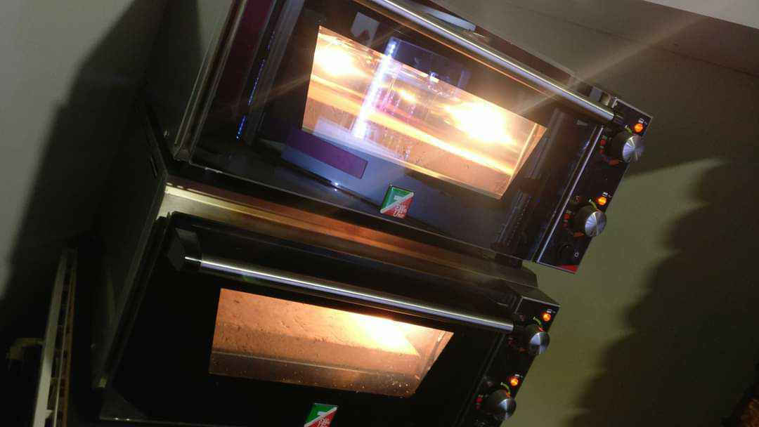 Ventus Effeuno Electric Pizza Oven Air Heater 2.8kW 54x59x27cm