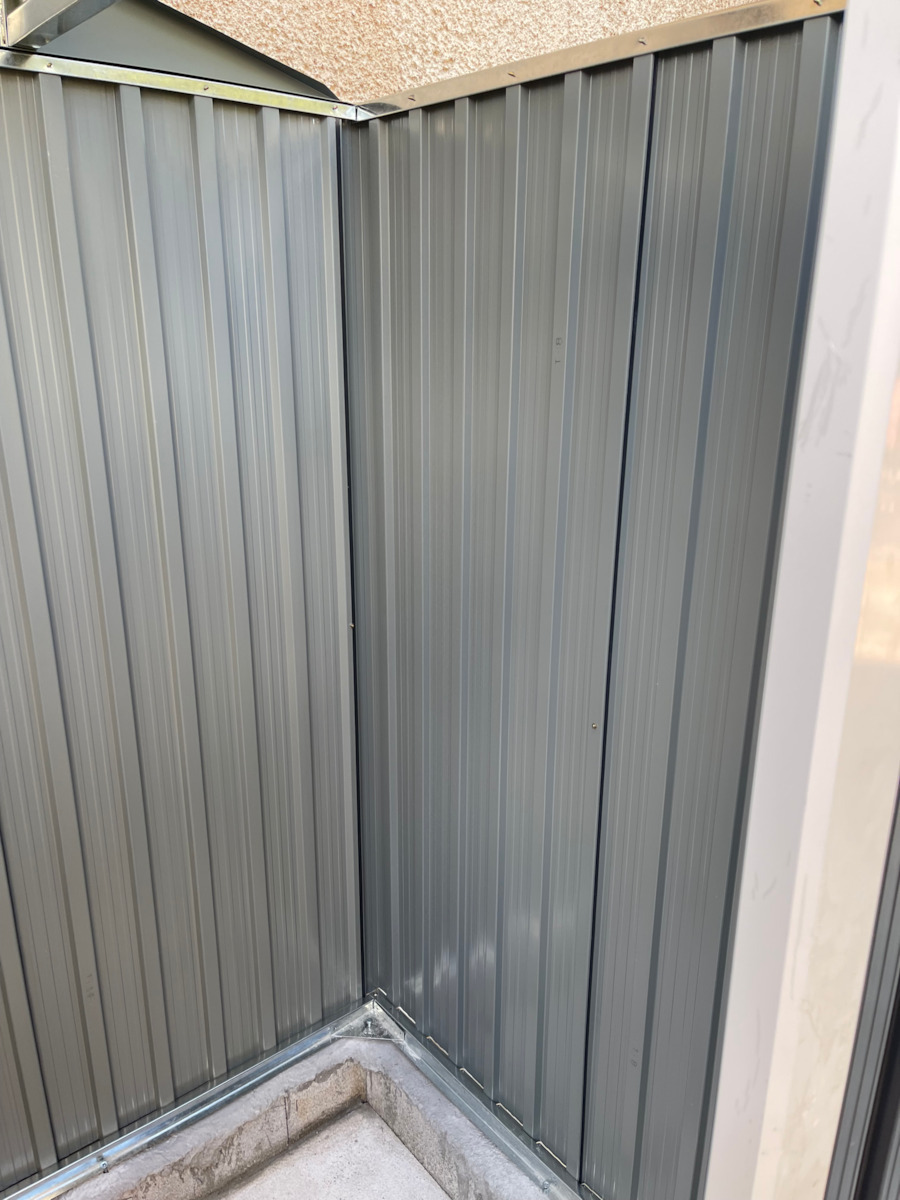 Metallische Gartenhaus Galvanisiert Polis Graue mit Lüftungsschlitzen M2.01xP1.21xH1.9m
