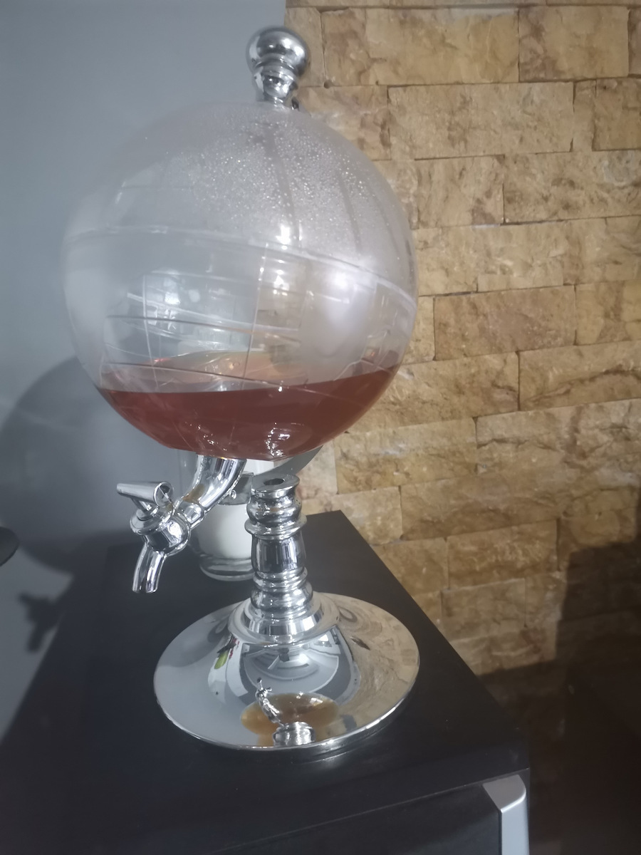 Напитка Диспенсър Globe Drink Пластмасов с чучурче 1.5лт
