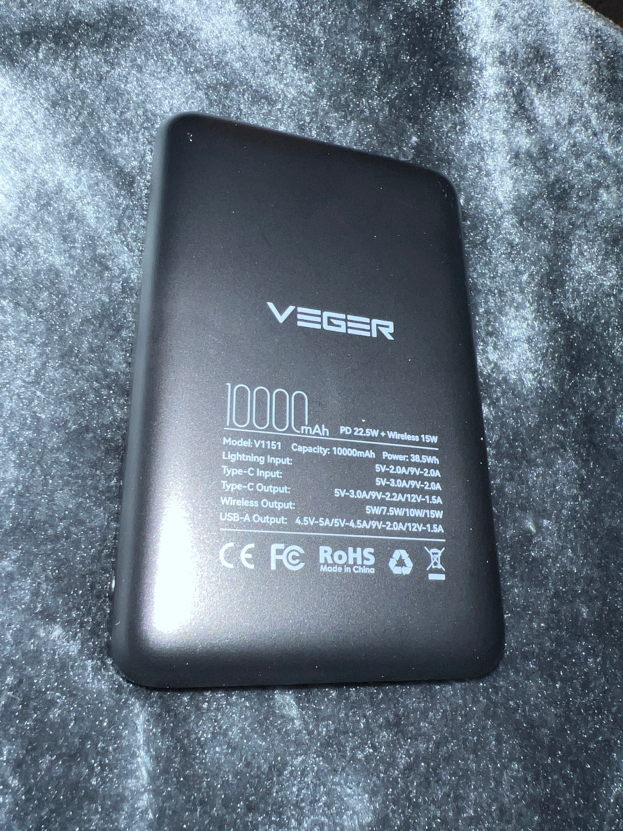 Veger MagOn Magnetic Wireless MagSafe Power Bank 10000mAh 22.5W with USB-A Port and USB-C Port Power Delivery / Quick Charge 3.0 White
