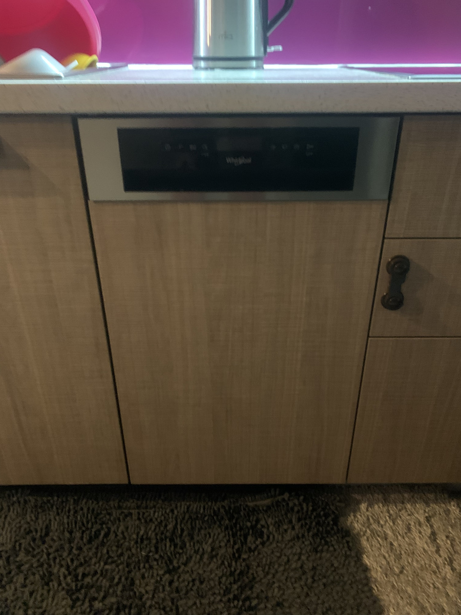 Whirlpool Built-in Dishwasher for 10 Place Settings W44.8xH82cm