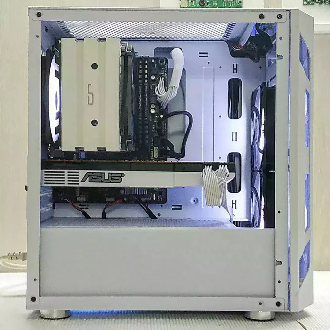 Silverstone FARA H1M PRO Gaming Mini Tower Κουτί Υπολογιστή με Πλαϊνό Παράθυρο Λευκό