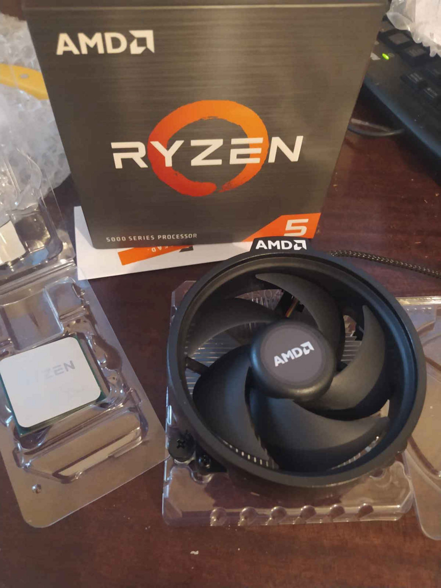 AMD Ryzen 5 5600 3.5GHz Επεξεργαστής 6 Πυρήνων για Socket AM4 Tray