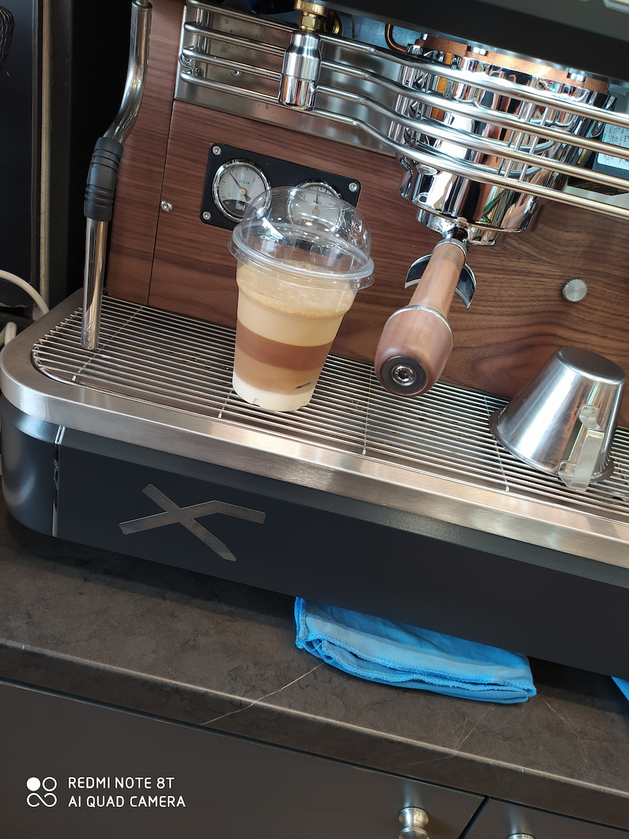 Dalla Corte XT Dynamische Dunkelheit Gewerbliche Espressomaschine mit 3 Gruppe B94xT51xH52.5cm