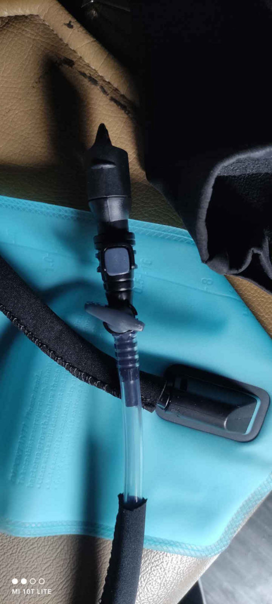 JR Gear 2L Water Bladder Blue
