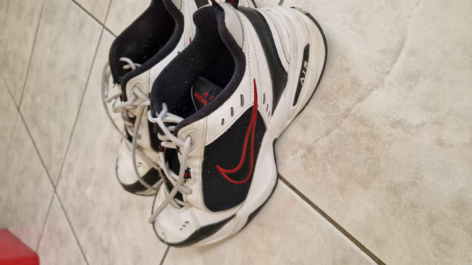 Air Monarch IV Sneakers White / Black