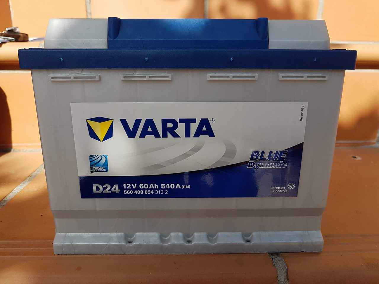 ② Varta D24 Blue Dynamic 12V 60Ah — Batteries & Accessoires — 2ememain