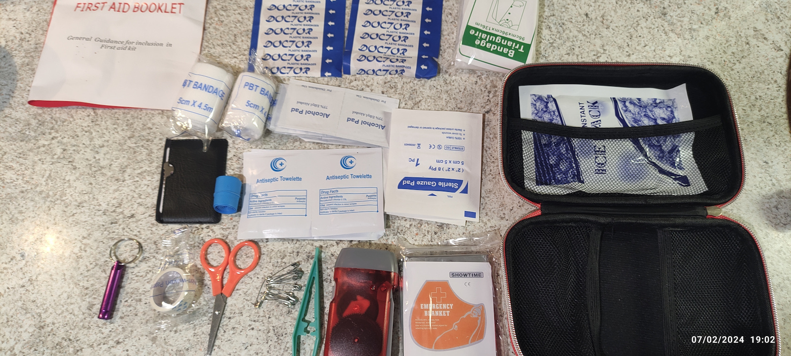 First Aid Kit Bag with Equipment